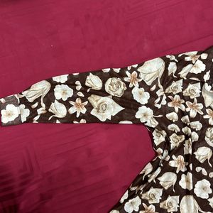 Sale- Brown Floral Top M