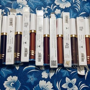 Pack Of 17 Lipstick