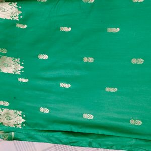 Beautiful Zari Border Saree💚