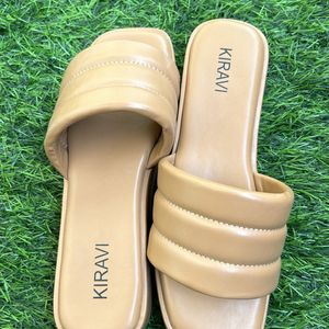 Kiravi Beautiful Beige Sliders