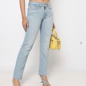 Levis Low Pitch Straight Heavily Washed Jeans