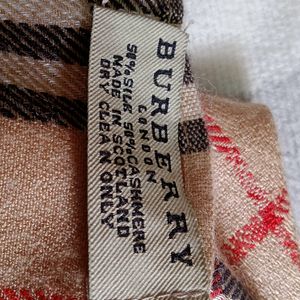 BURBERRY SHAWL😍