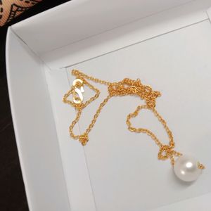 Single Pearl Gold Chain