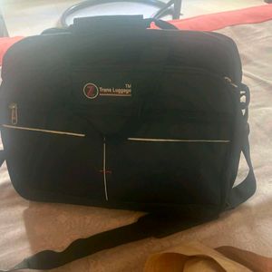 Laptop Bag +/office Looking