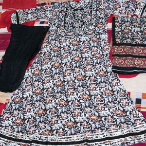 New/Unused A Line Kurti With Dupatta And Pant