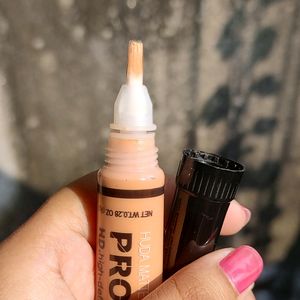 PRO. concealer