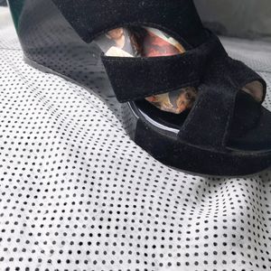 👠Beautiful Black Heel 😻with Free Shipping 🥳🎉