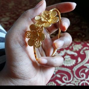 Floral Bangle