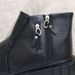 🆕️🔥Festive Sale- Black Boots With Box