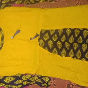 Yellow And Navy Blue Kurta