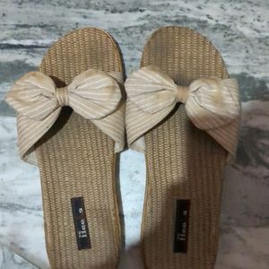 Beautiful Bow Design Flats