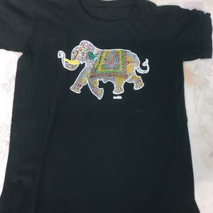 Black Coloured Small Size Me Top Hai Womens Ke Liy