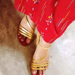 Red Velvety Heel 👠