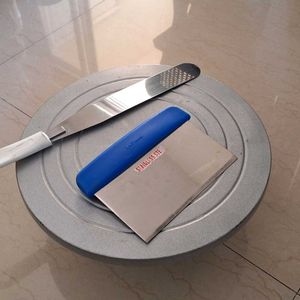 Truntable, Spatula And Scraper For Cake Decoration