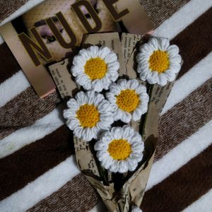 Crochet daisy flower bouquet