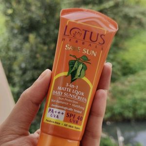 Lotus Sunscreen 3-in-1 Matte