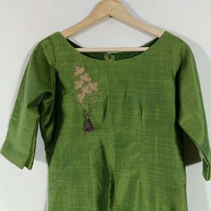 Green & Brown Embroidered Kurta Set (Women)