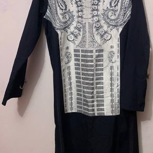 Beautiful unique looking W kurta like new