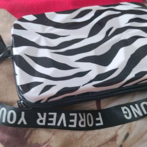 Sling Bag Black And White