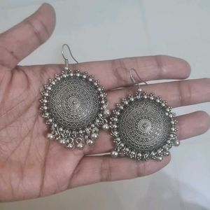 Earings