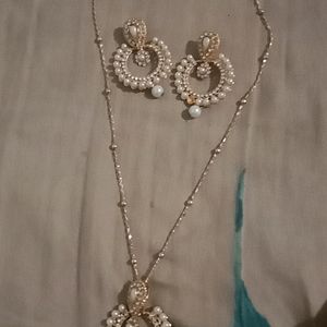 Locket N Earrings Set With Chain