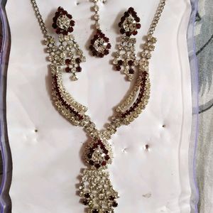 Necklace Set ✨🌸 Silver And Maroon Colour