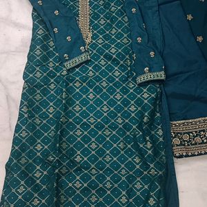 Pakistani Suit