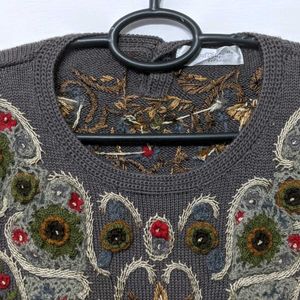 Embroidery Sweater......