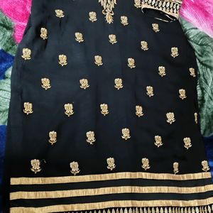 Beautiful Zari And Kundan Work Kurta