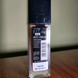 Maybelline New York (Fit Me) Foundation Shade 228(Soft Tan)