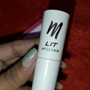 Myglamm Lit Moist Matte Lipstick ( 02 Red Sensation )