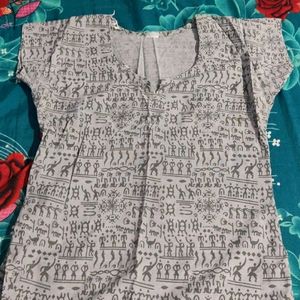 Silver Colour Kurti With Egyptian Print 👣🐾💫❤️