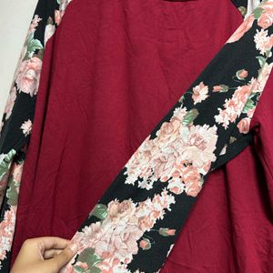 Baggy Sweatshirt With Flowers Sleeves