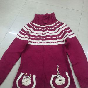 LADIES SWEATER ,SIZE = L ,WOOLEN