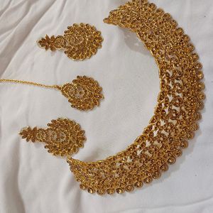 Stylish Necklace Set