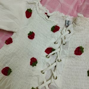 TopSale🧃Pinterestly Viral 🍓EmbroidedPeplum Top