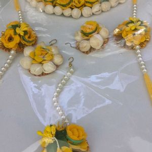 1Jwellery Set of Necklace+Tikka+Earrings+Braclet