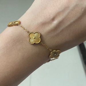 Golden Luck Leaflet Bracelet