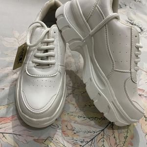 new white sneakers (womens)