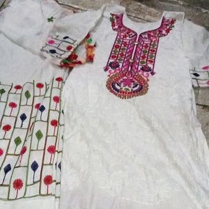 White Kurta Set With a Pent &Duptta