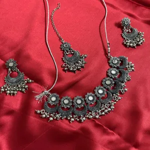 Necklace Earrings Set