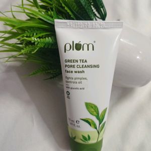 Plum Green Tea Pore Cleansing Face Wash