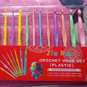 Brand New Crochet Hook Set