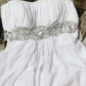 Strapless Head-turner Gown