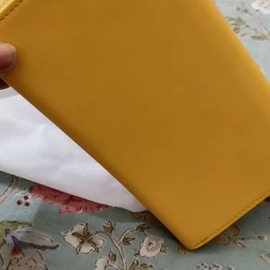 Ladies Clutch In Yellow Colour