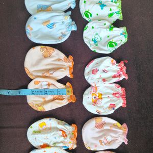 Mittens for new born