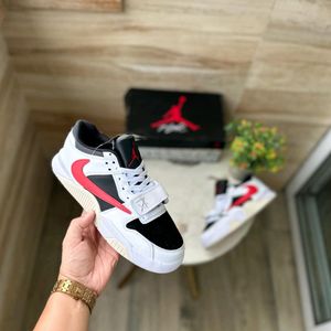 AIR JORDAN RETRO TRAVIS SCOTT