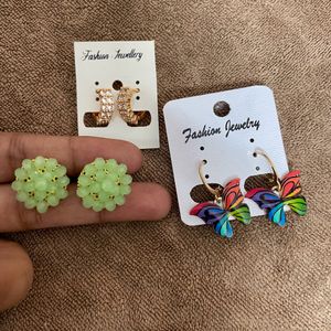 🚨📣set Of Earrings!!