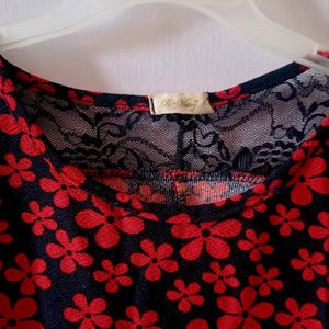 Navy Blue Top With Red Flowers 💙🏵️