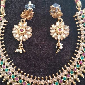 Neckless Set